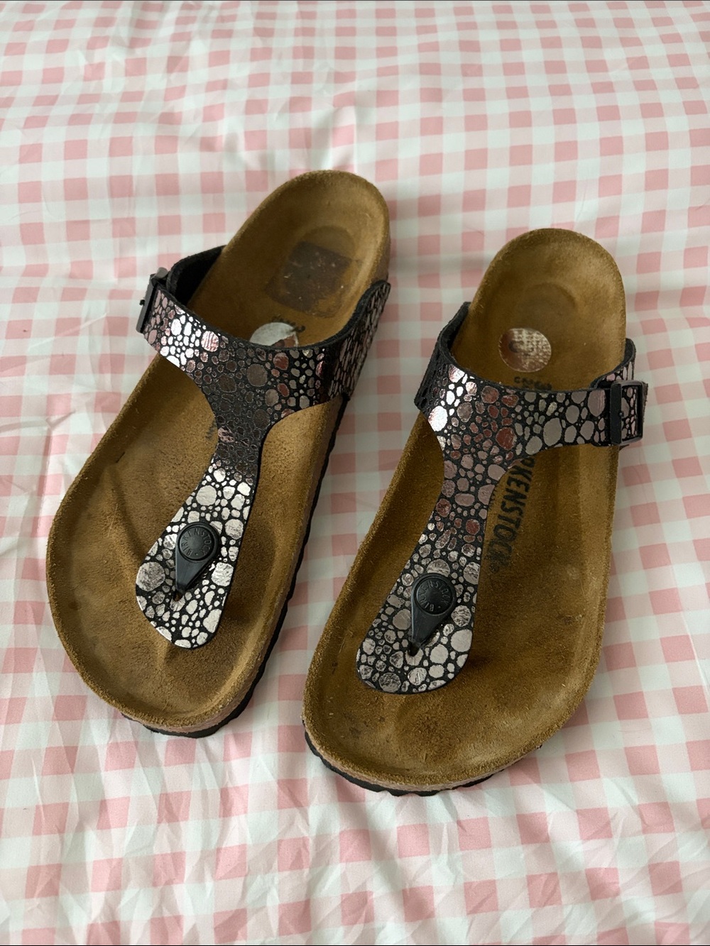 Birkenstock Gizeh T-Strap Sandals in Metallic Black/White